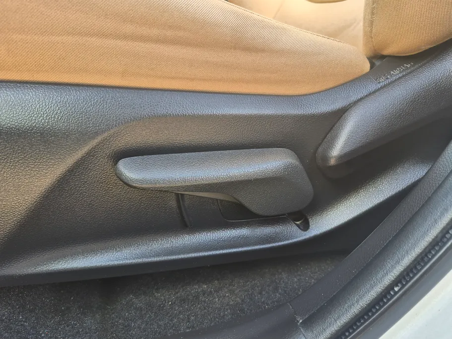 تويوتا راف فور LE 2023 