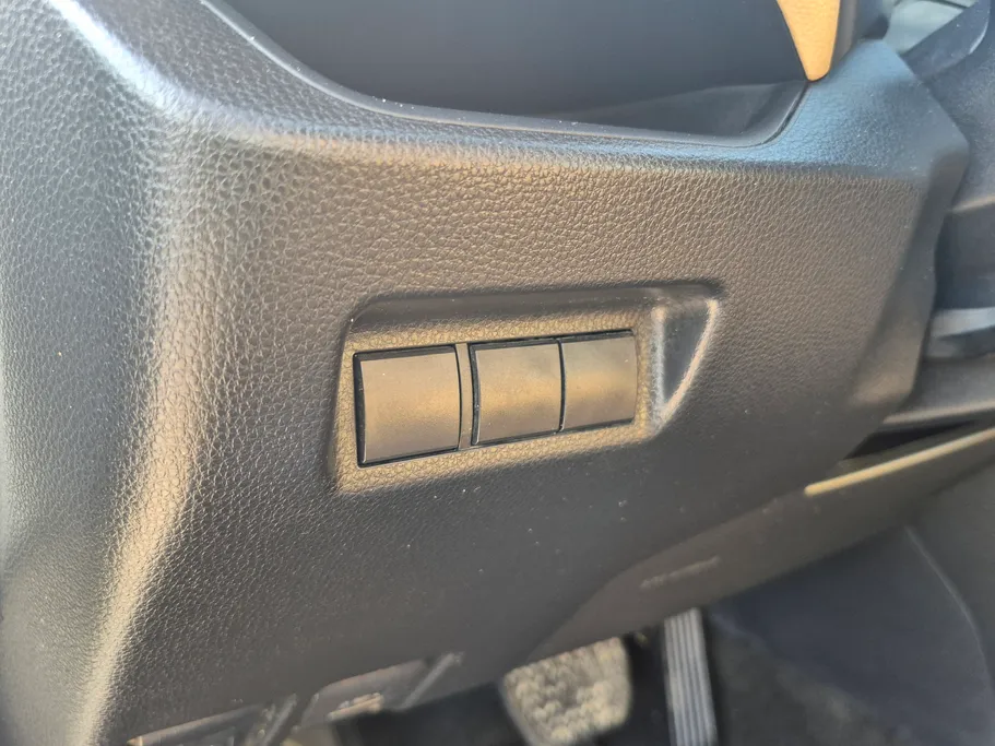 تويوتا راف فور LE 2023 