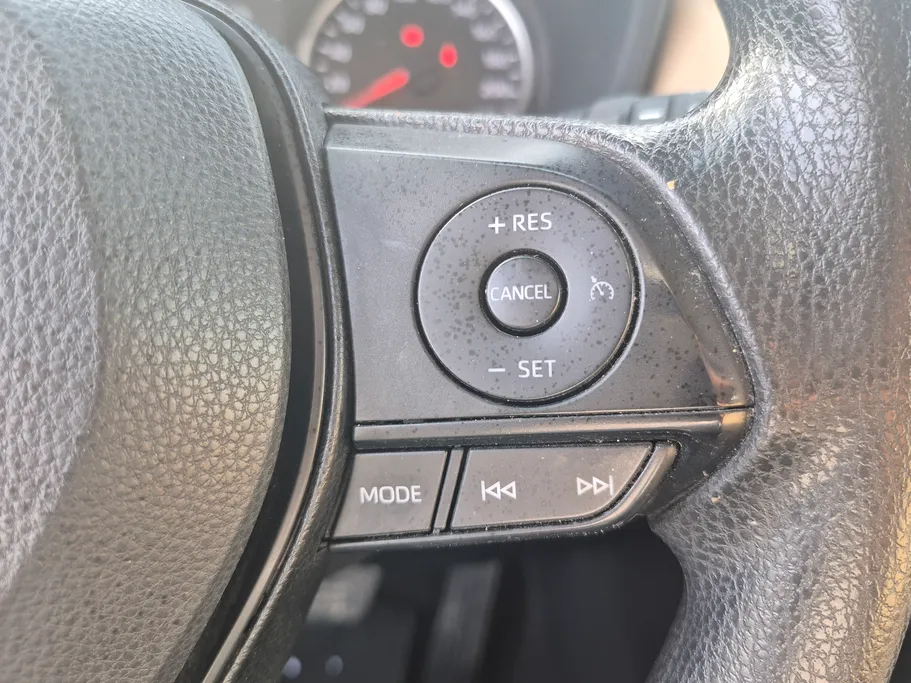 تويوتا راف فور LE 2023 