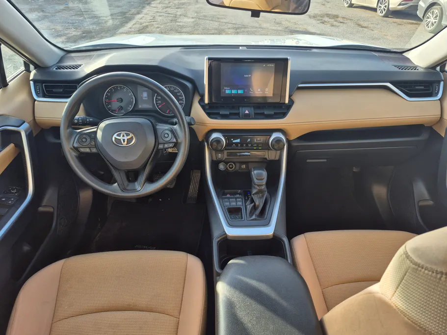 تويوتا راف فور LE 2023 