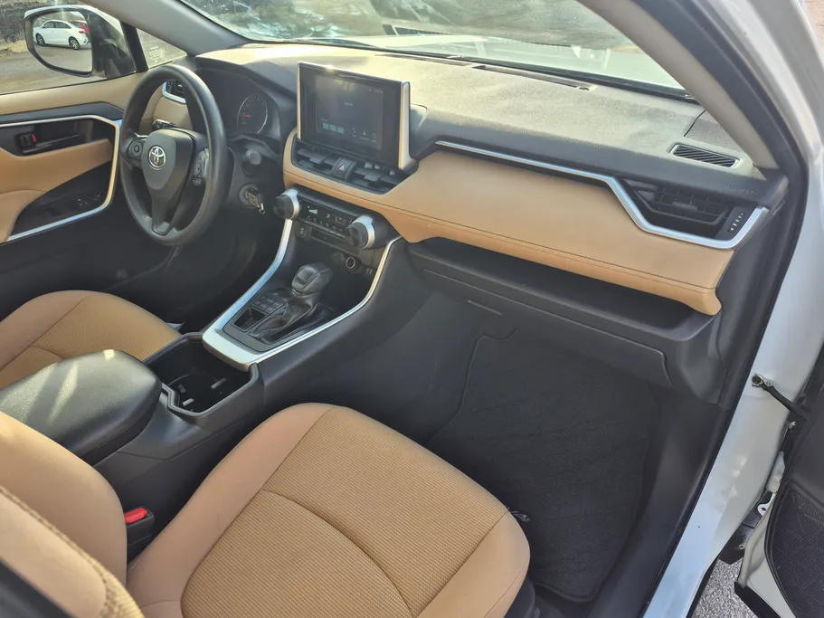 تويوتا راف فور LE 2023 