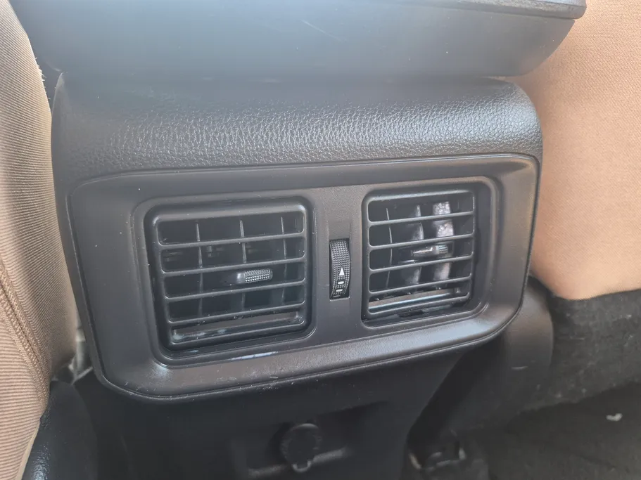 تويوتا راف فور LE 2023 