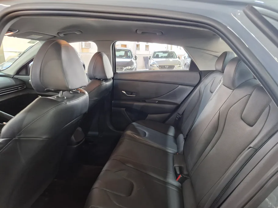 هيونداي أفانتي  2021 