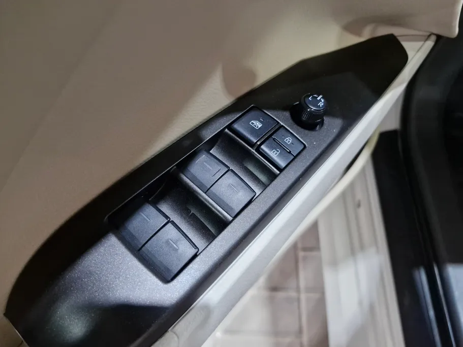 تويوتا كامري LE STD 2023 