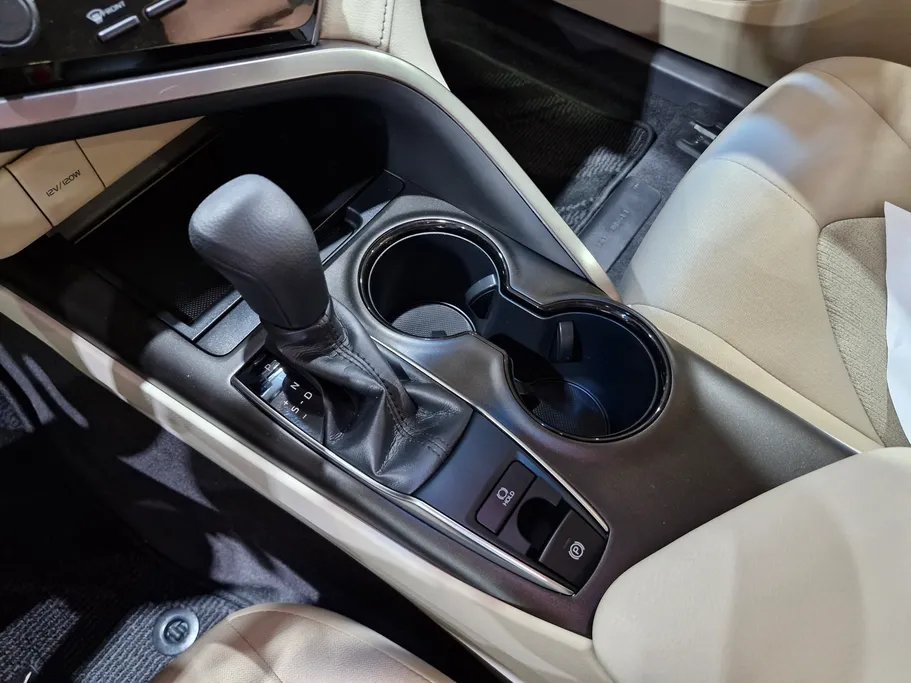 تويوتا كامري LE STD 2023 