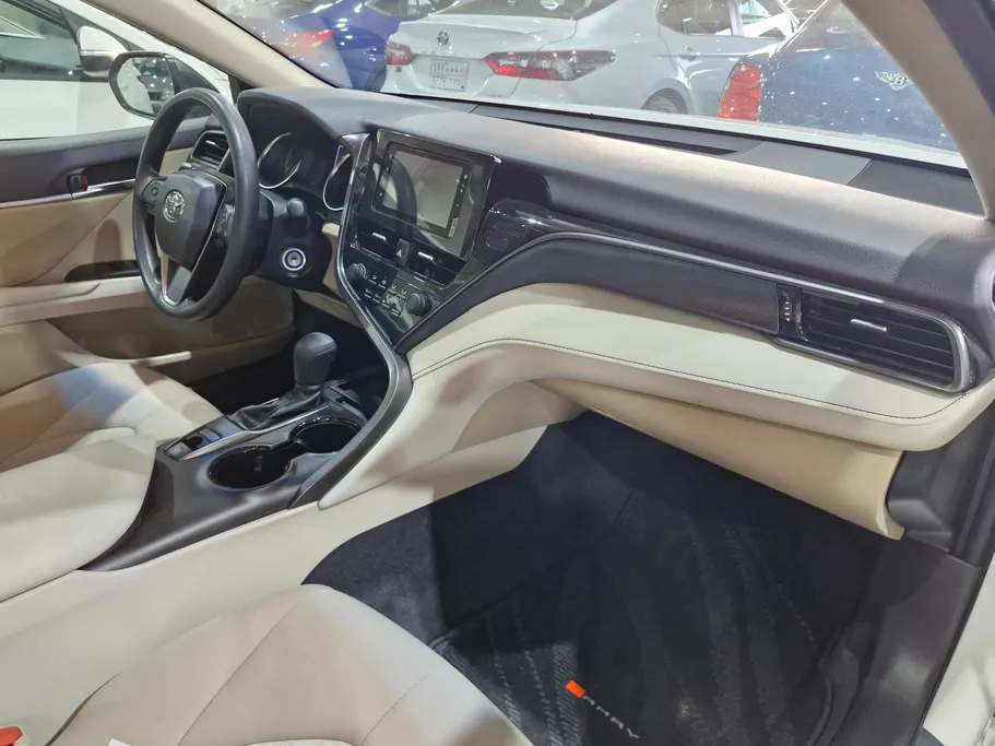 تويوتا كامري LE STD 2023 