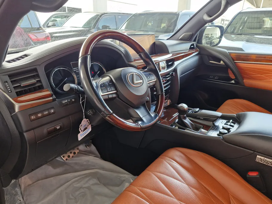 لكزس LX 570 S 2020 