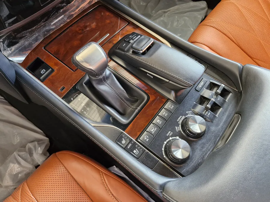 لكزس LX 570 S 2020 