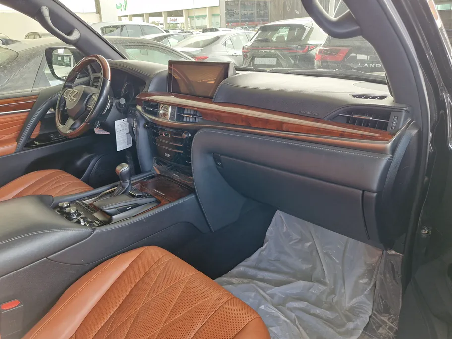 لكزس LX 570 S 2020 