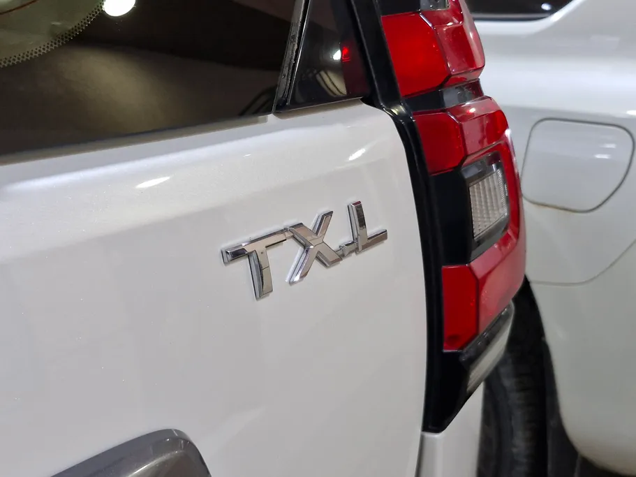 تويوتا برادو TXL1 2023 