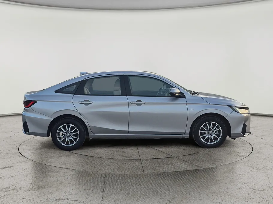 2024 Toyota Yaris  Y 