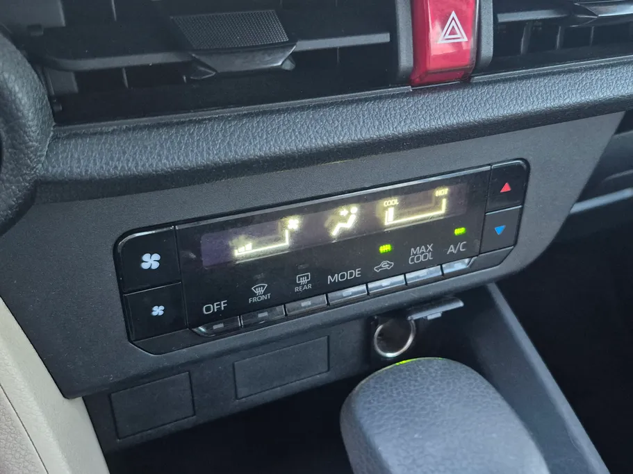 2024 Toyota Yaris  Y 