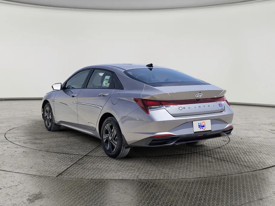 2023 Hyundai Elantra Smart 