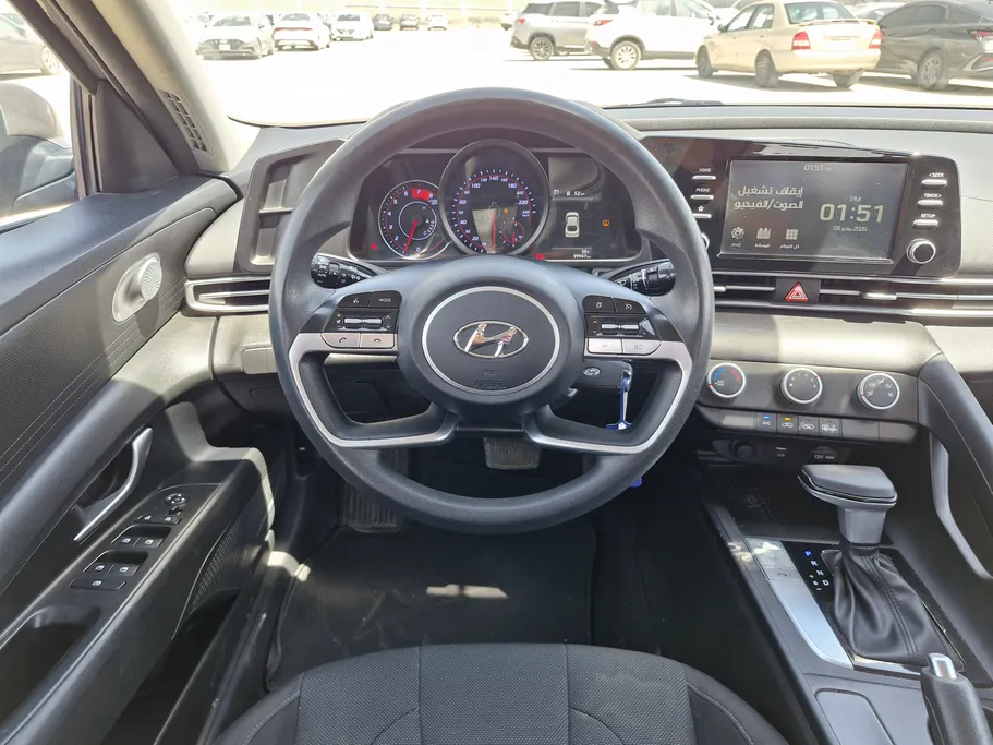 2023 Hyundai Elantra Smart 