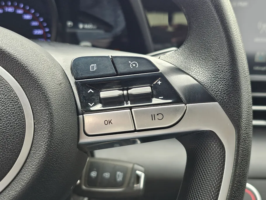 2023 Hyundai Elantra Smart 