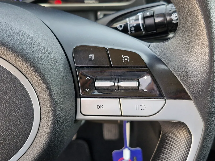 2023 Hyundai Elantra Smart 
