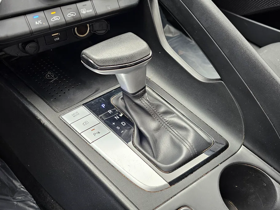 2023 Hyundai Elantra Smart 