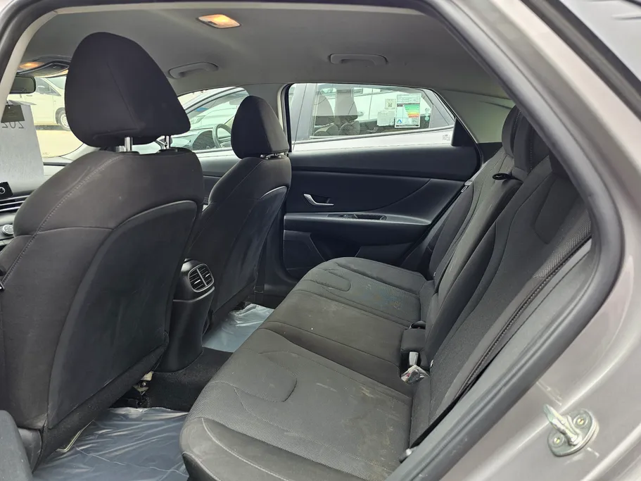 2023 Hyundai Elantra Smart 