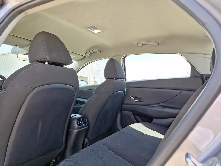2023 Hyundai Elantra Smart 