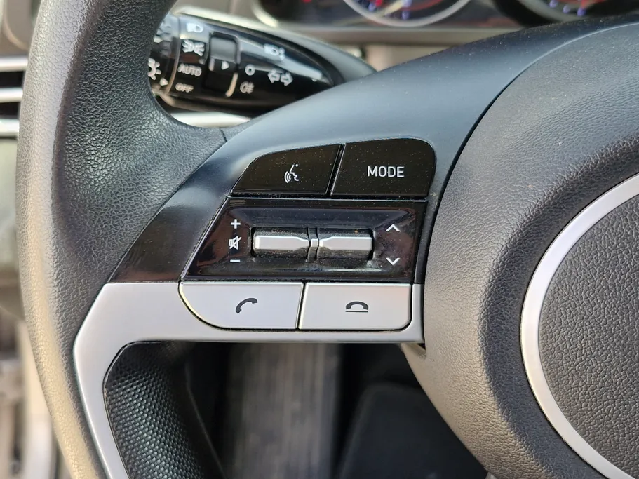 2023 Hyundai Elantra Smart 