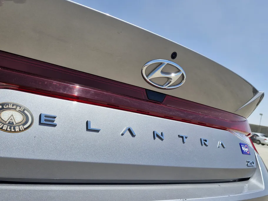 2023 Hyundai Elantra Smart 