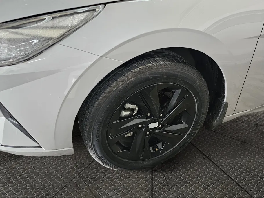 2023 Hyundai Elantra Smart 