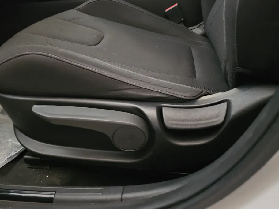 2023 Hyundai Elantra Smart 