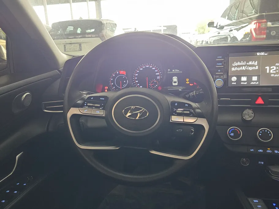 2023 Hyundai Elantra Smart 