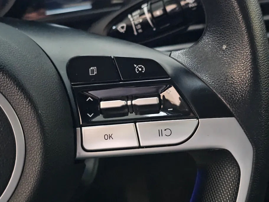 2023 Hyundai Elantra Smart 