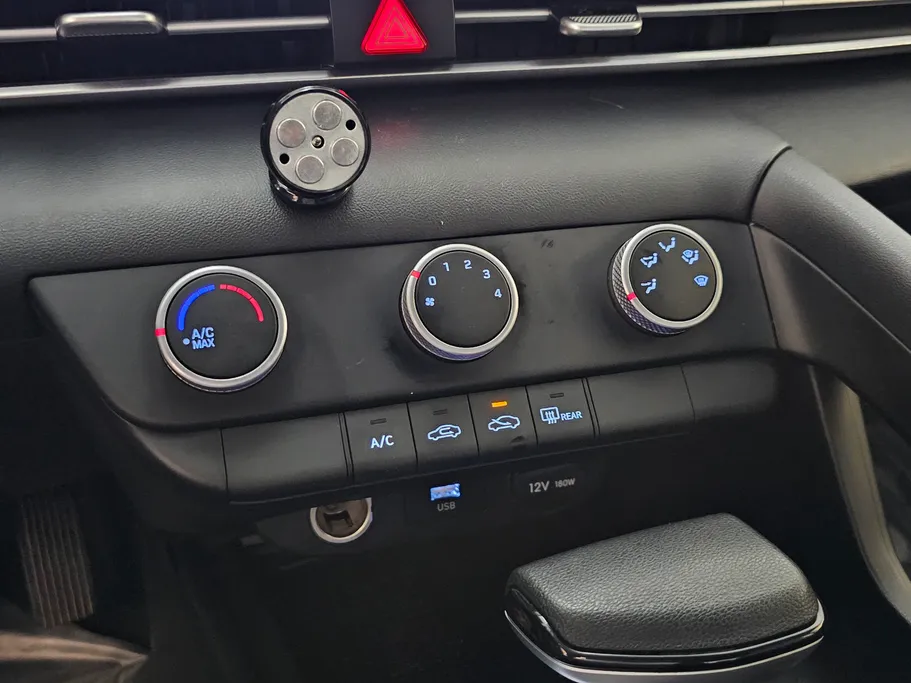 2023 Hyundai Elantra Smart 