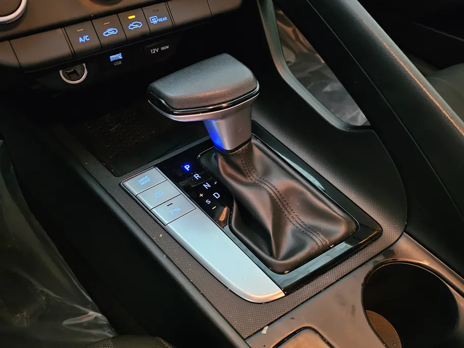 2023 Hyundai Elantra Smart 