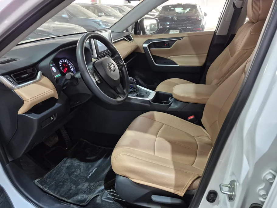 2025 Toyota RAV4 STD 