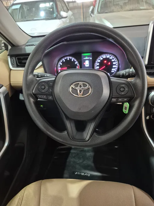 2025 Toyota RAV4 STD 
