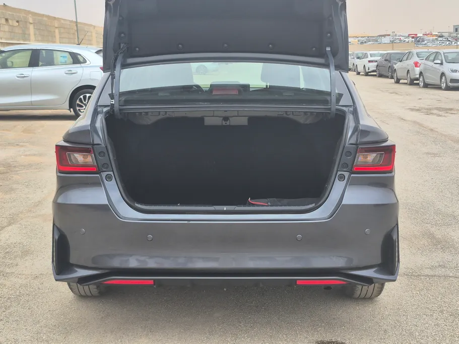 2024 تويوتا Yaris  Y 