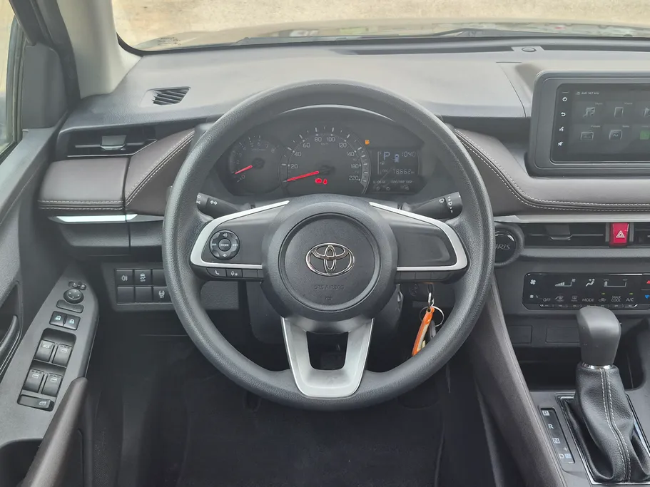 2024 تويوتا Yaris  Y 