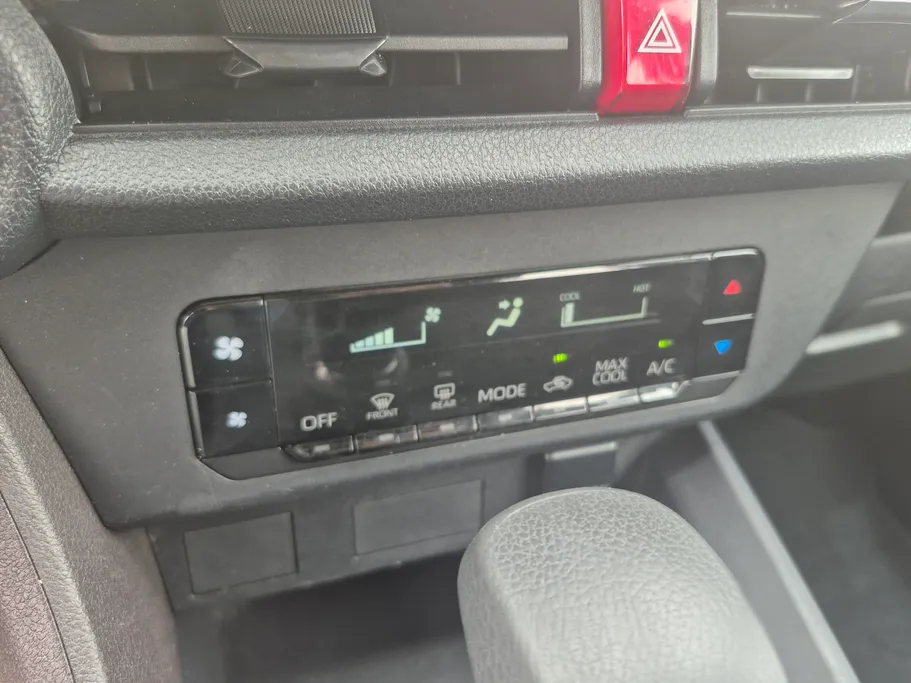 2024 تويوتا Yaris  Y 