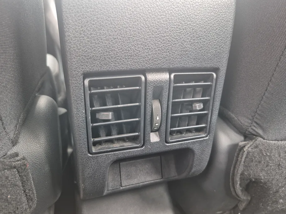 2024 تويوتا Yaris  Y 