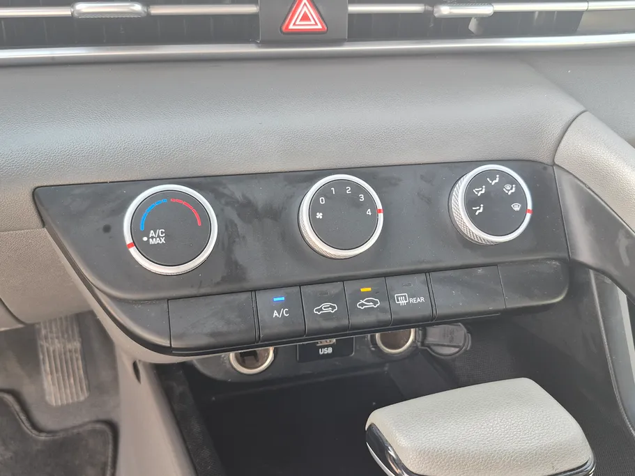 2023 Hyundai Elantra Fleet 