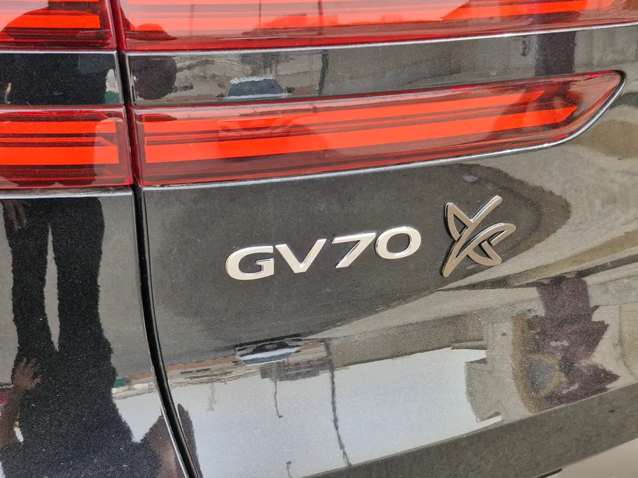 جينيسيس GV70 بريميوم 2026 