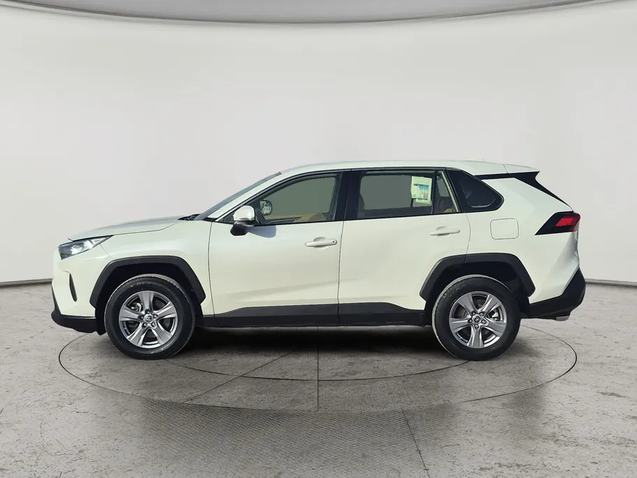 تويوتا راف فور LE 2022 