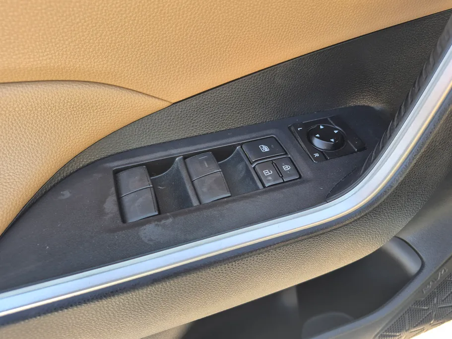 تويوتا راف فور LE 2022 