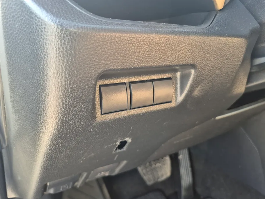 تويوتا راف فور LE 2022 