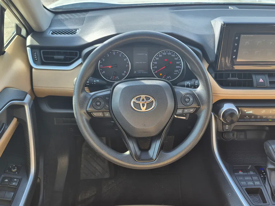 تويوتا راف فور LE 2022 