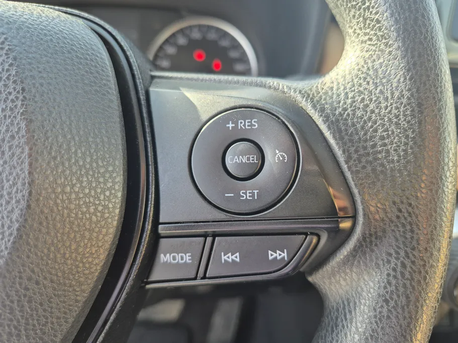 تويوتا راف فور LE 2022 