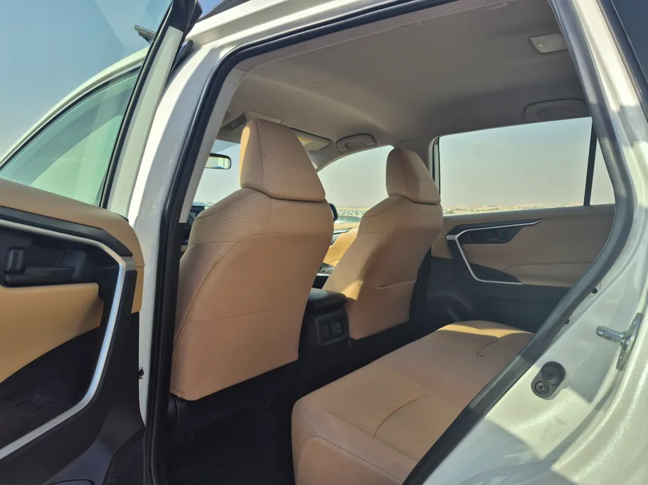 تويوتا راف فور LE 2022 