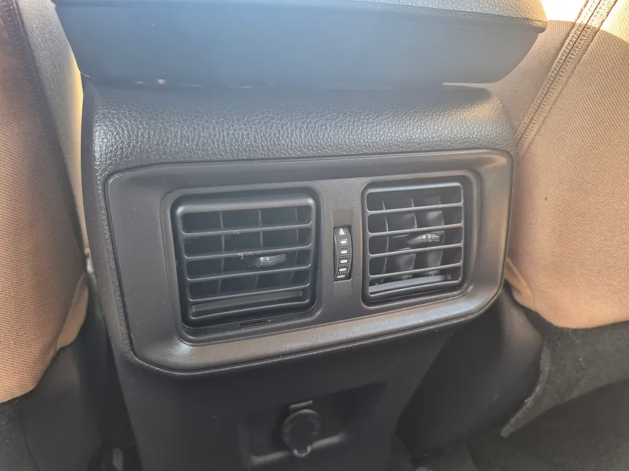 تويوتا راف فور LE 2022 