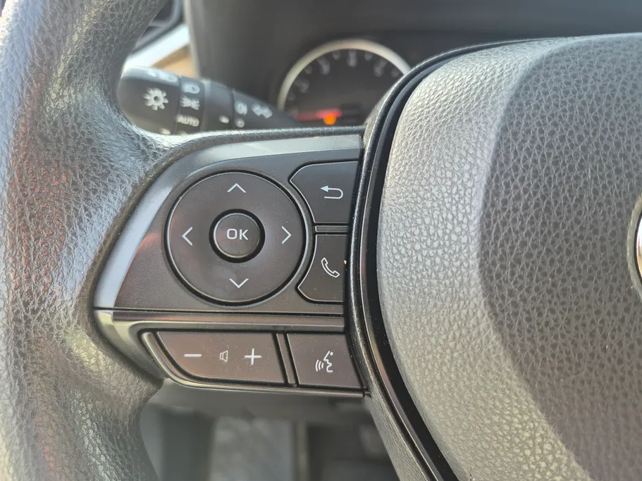 تويوتا راف فور LE 2022 