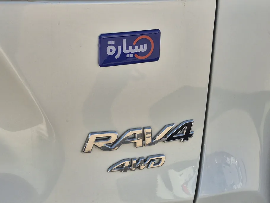 تويوتا راف فور LE 2022 