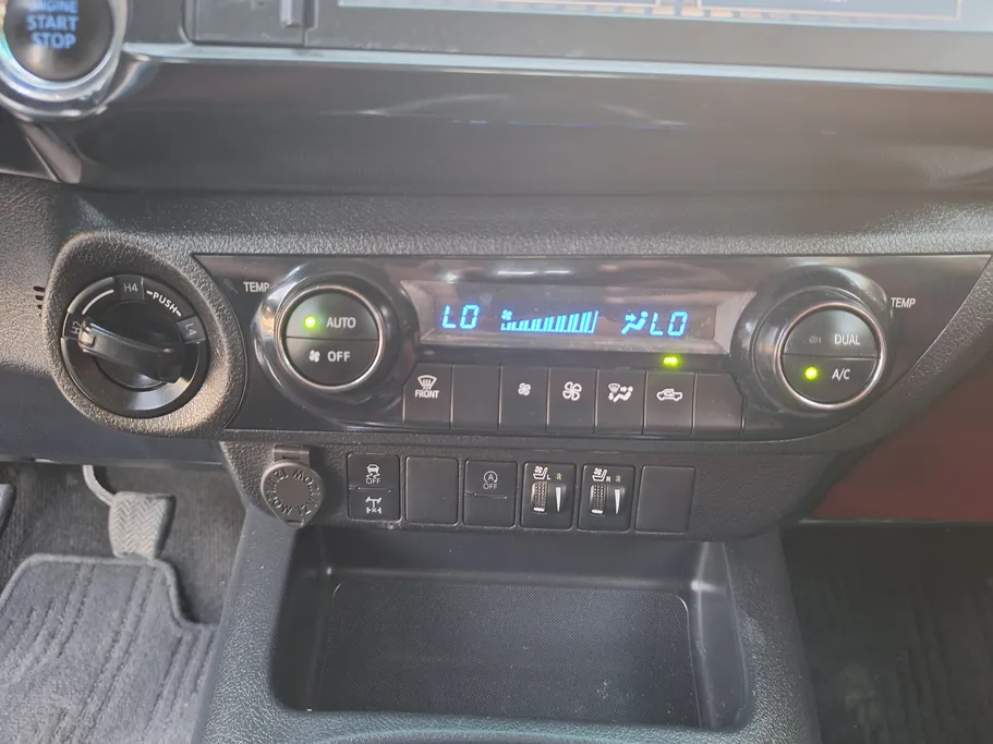 تويوتا هايلكس S GLX 2022 