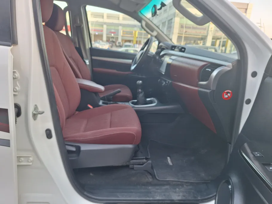 تويوتا هايلكس S GLX 2022 